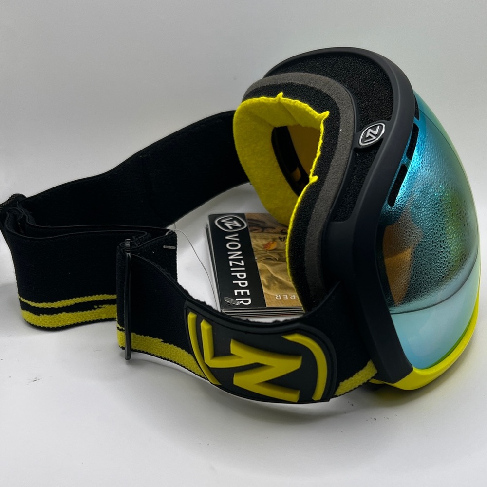 VonZipper snowboarding Goggles - Picture 3 of 6